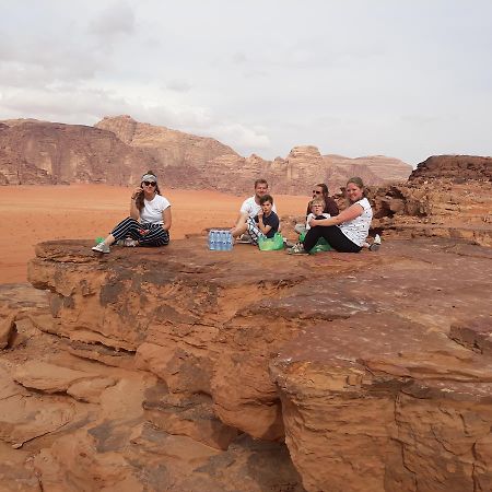 Wadi Rum Light Camp Exteriör bild